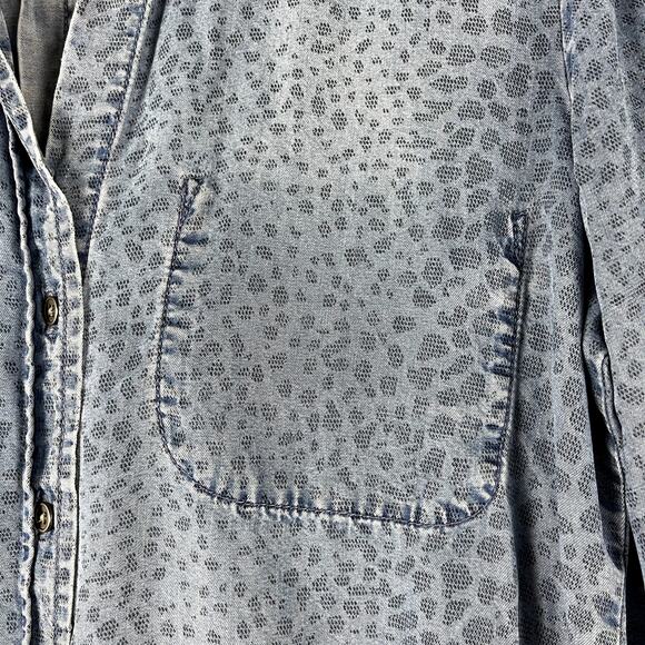 Bella Dahl Leopard Print Tencel Top Womens Medium Blue Button Down 3/4 Sleeve - Picture 7 of 16
